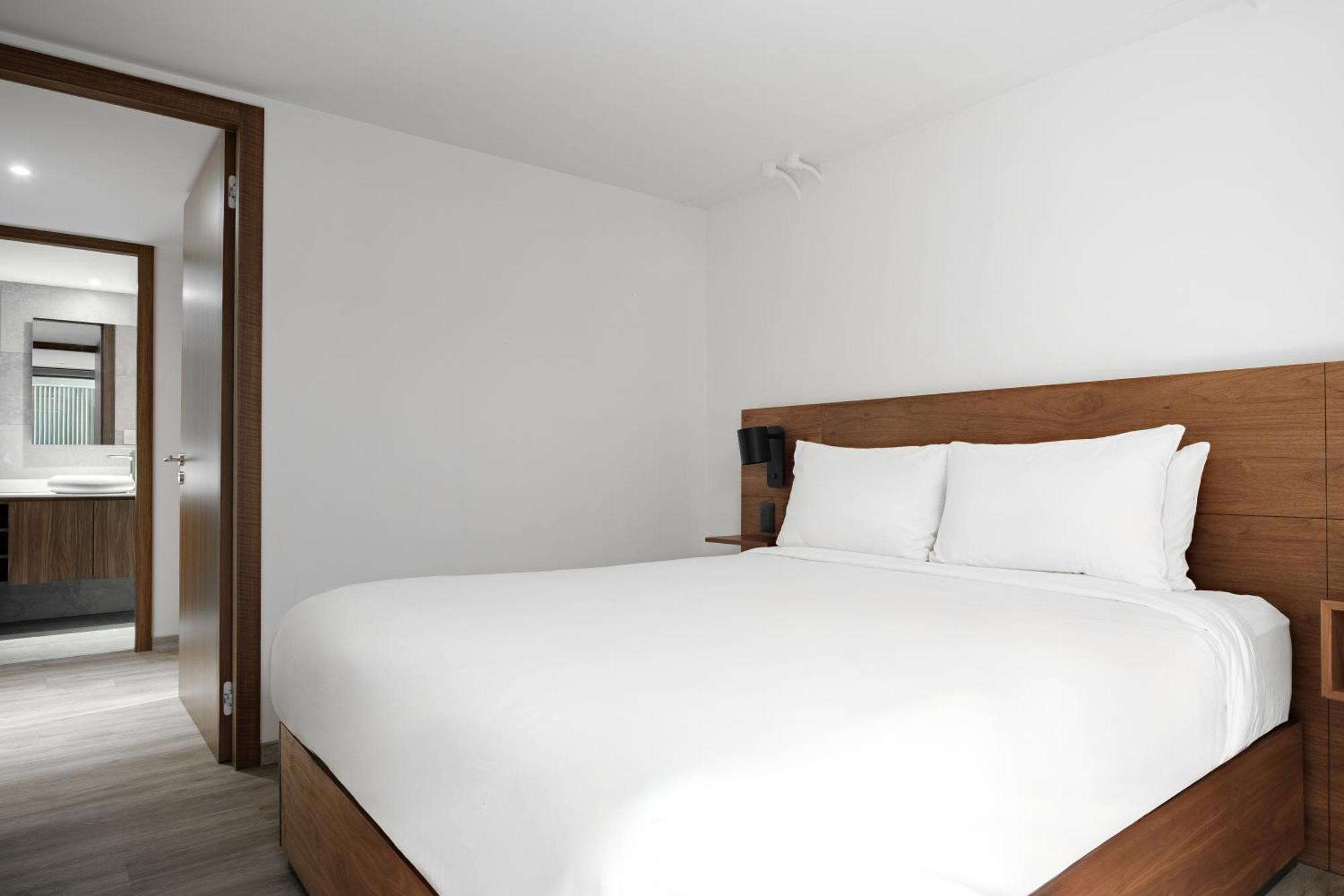 Urban Reforma Mexico City By Lumina Room photo