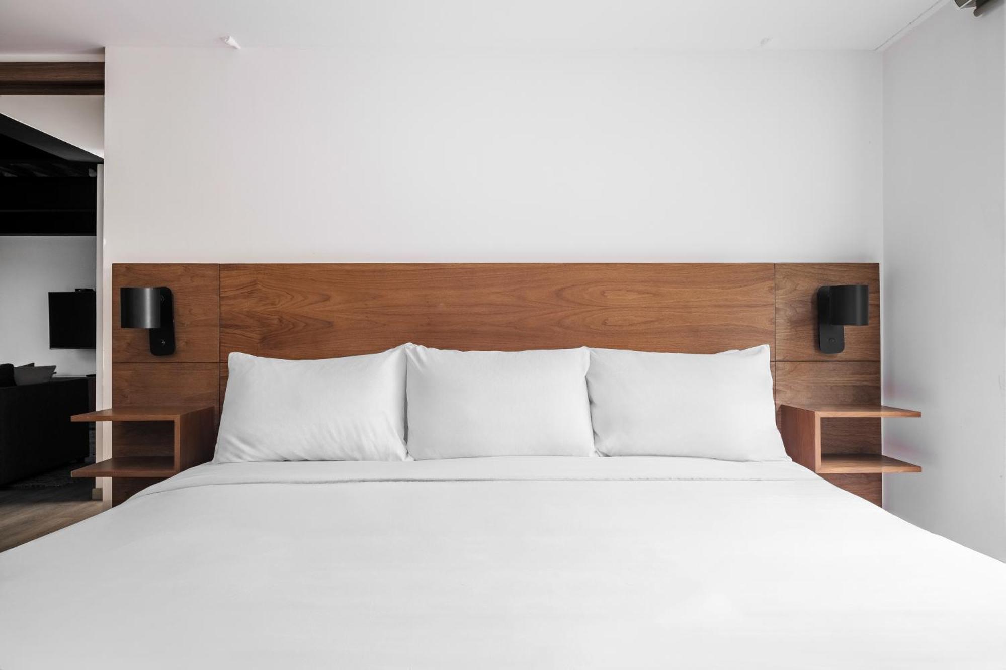 Urban Reforma Mexico City By Lumina Room photo